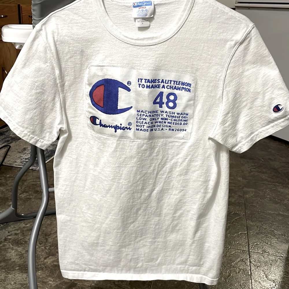 Men’s size small Champion tee